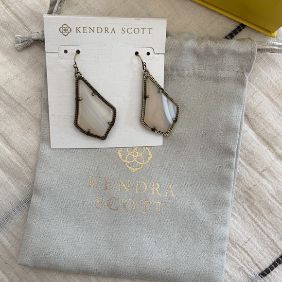 Kendra Scott Earrings with box and bag - Picture 4 of 4